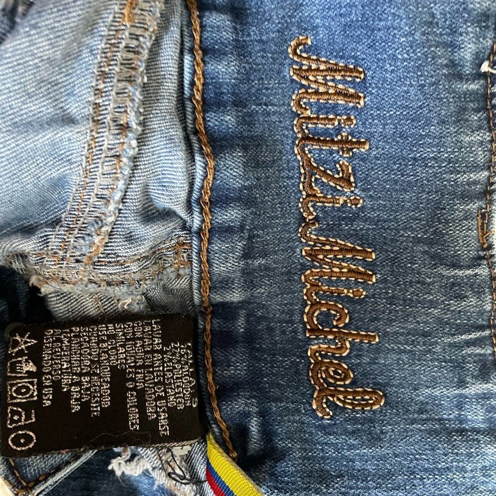 High waisted jeans!